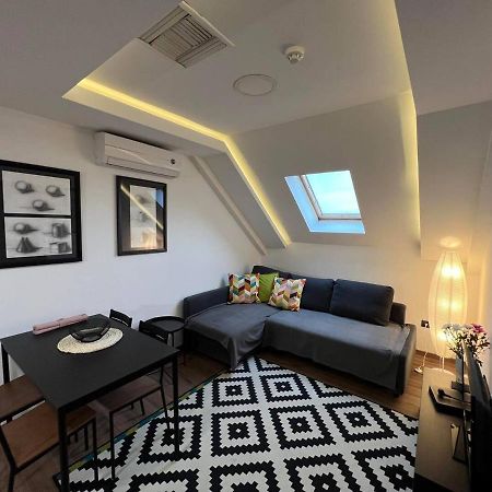 Main Square Apartment Belgrado Buitenkant foto