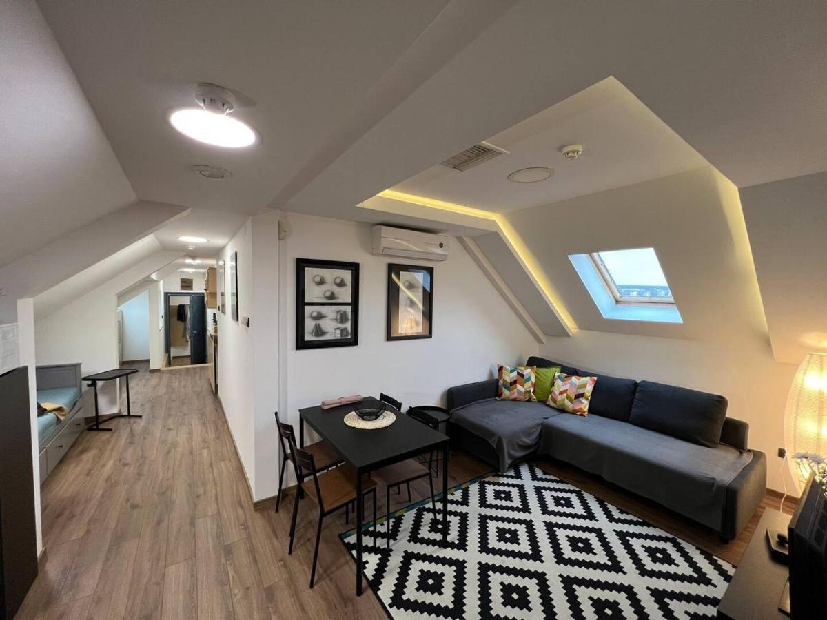 Main Square Apartment Belgrado Buitenkant foto
