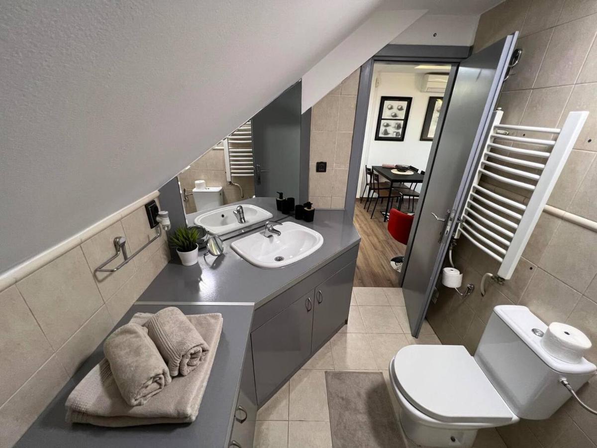 Main Square Apartment Belgrado Buitenkant foto