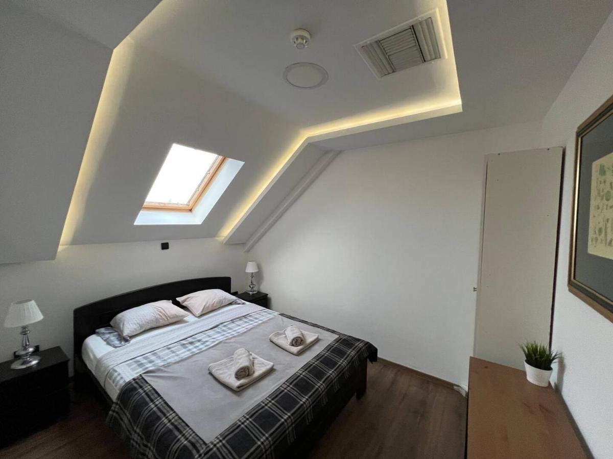 Main Square Apartment Belgrado Buitenkant foto
